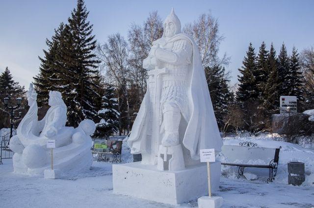 Фото Белые великаны: в Новосибирске назвали победителя фестиваля снежных скульптур 15